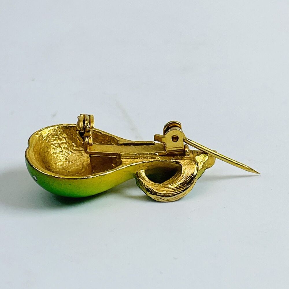 Vintage Enamel Pear Brooch Pin Gold Tone Green Yellow Fruit Jewelry Collectible - Picture 4 of 4